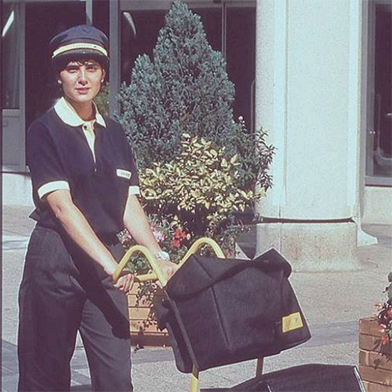 Les Bleues Luisantes, Cher Univers
